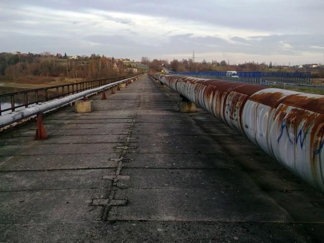 Kładka nad odnogą Jeziora Dobczyckiego