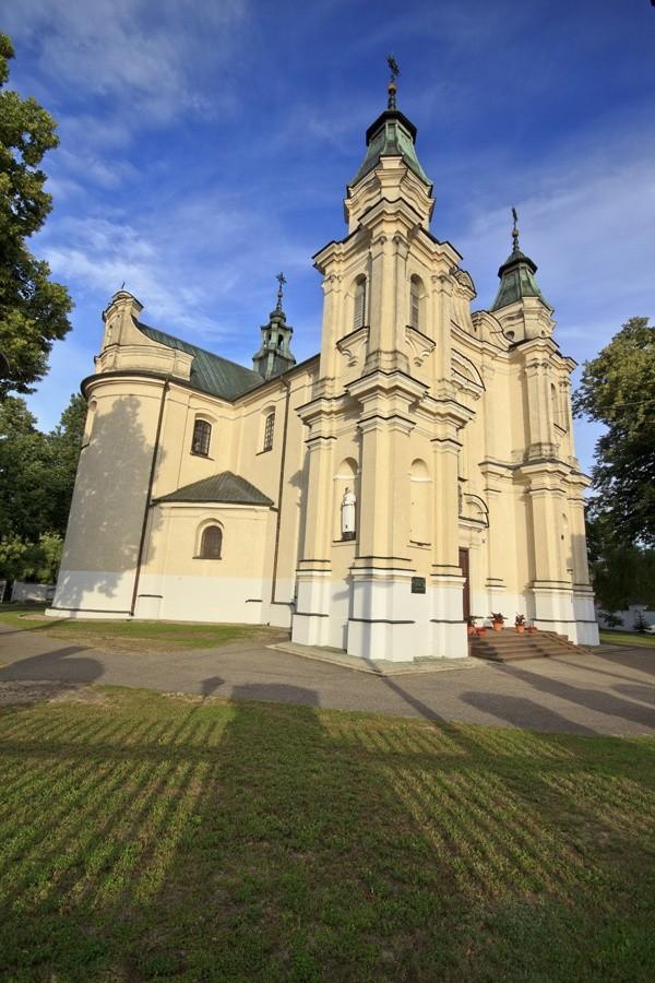 Późnobarokowy kościół parafialny Niepokalanego Poczęcia NMP (1755-68)