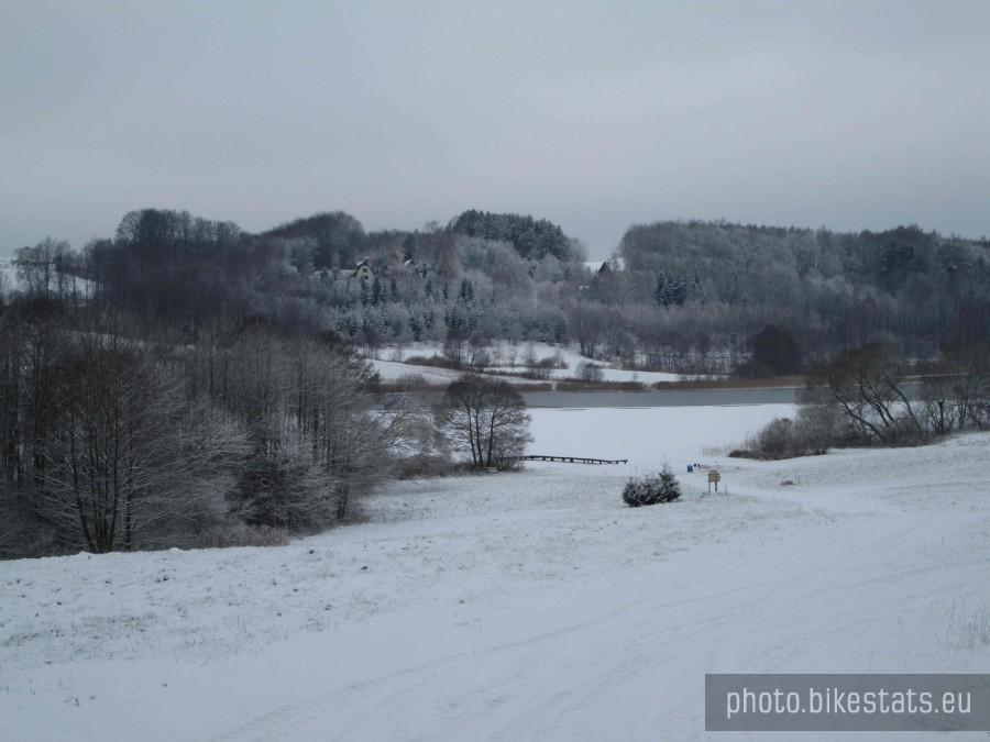 Widok na Jezioro Małe Brodno w Zaworach