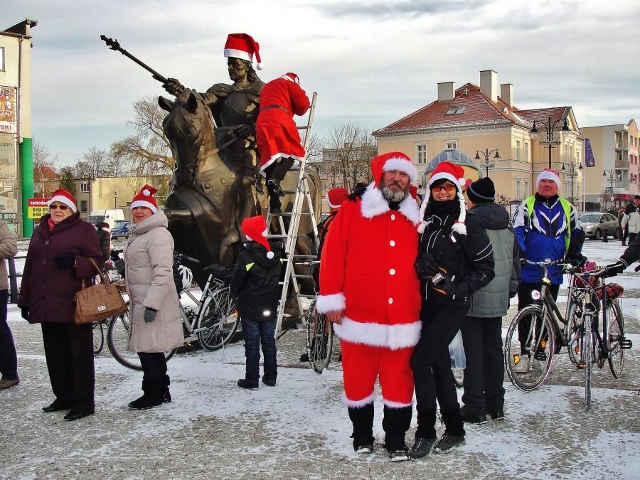 Spotkanie uczestników przy pomniku Króla Jagiellończyka – ja z Mikołajem….