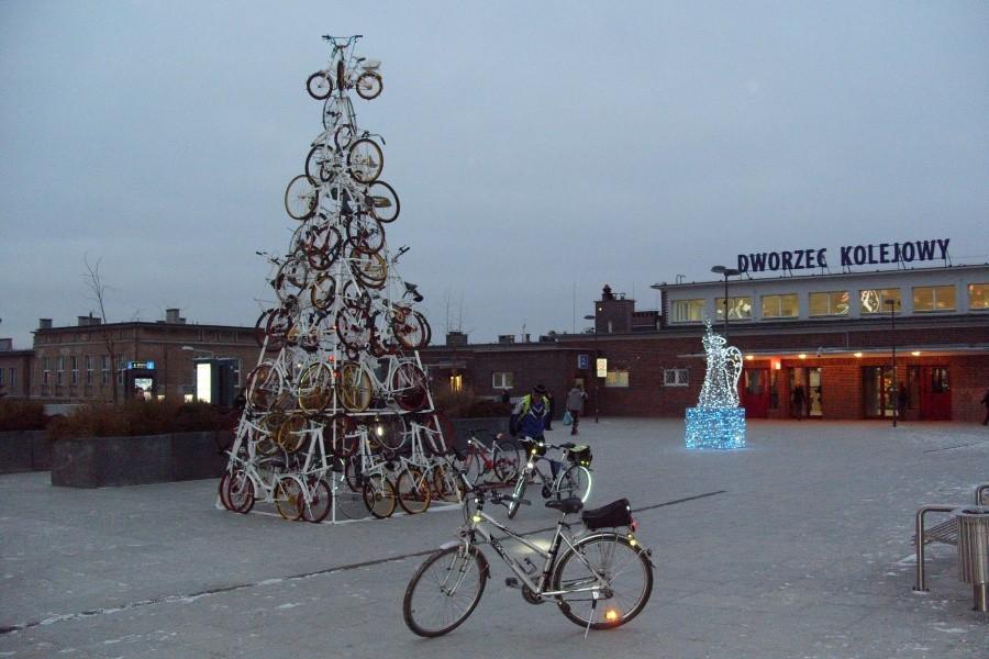 Rowerowa choinka przy węźle komunikacyjnym w Tczewie