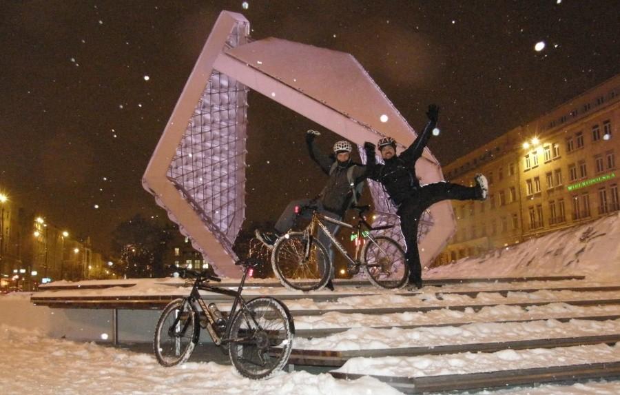 Szaleństwa bikerów gdzie popadnie :D