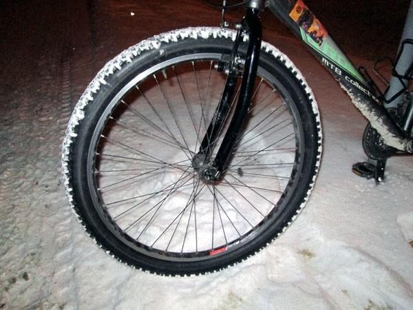 schwalbe black jack - dobra przyczepność w śniegu