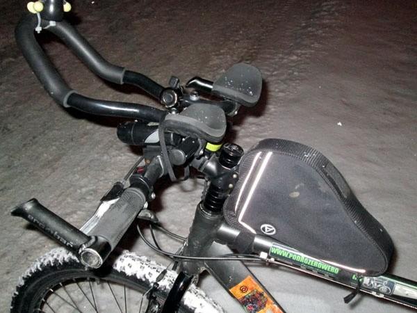 prowizoryczny tank bag - sprawuje się w miarę