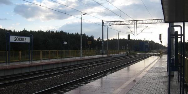 Na stacji kolejowej w Sokulach dogonił nas deszcz