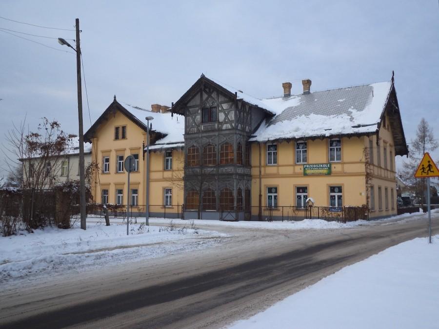 Przedszkole z zabójczym gankiem (?)