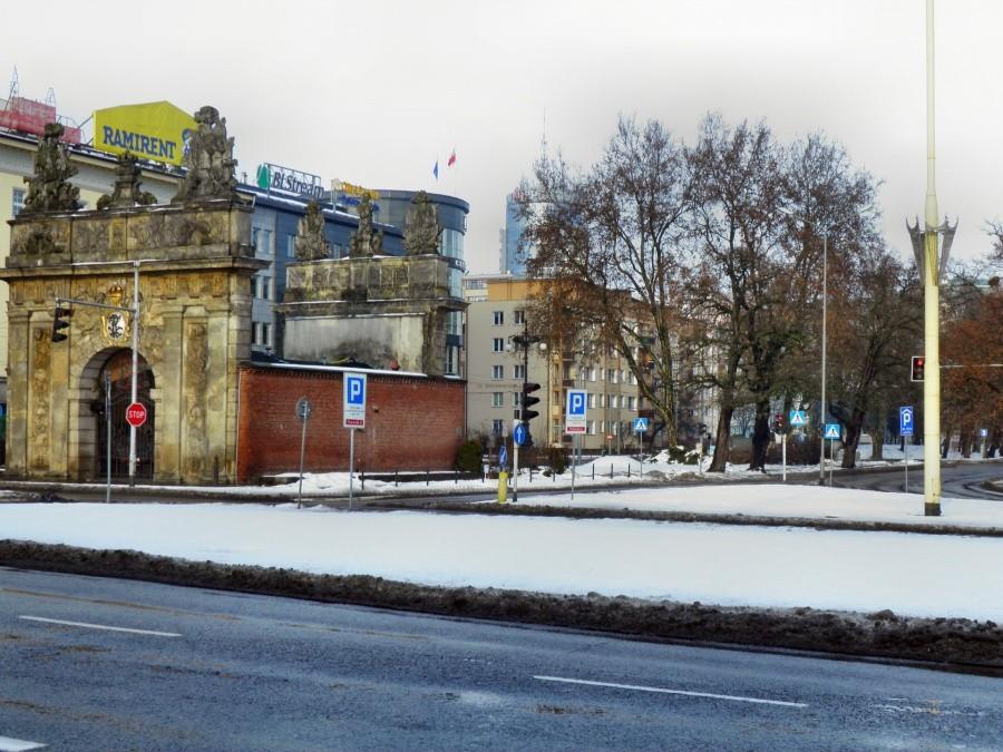 Historyczny zabytek - Brama królewska.