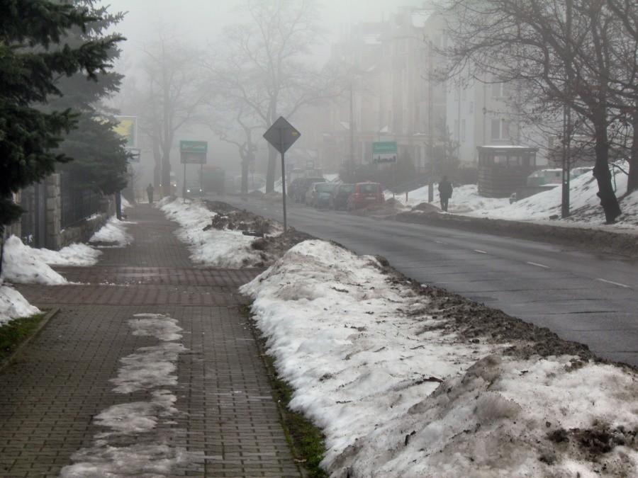 Bezrzecze - ulica Koralowa w porannej mgle 17 grudnia 12 r.