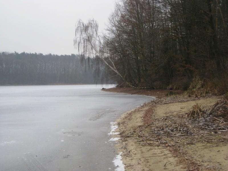 Jezioro Kowalskie skute lodem