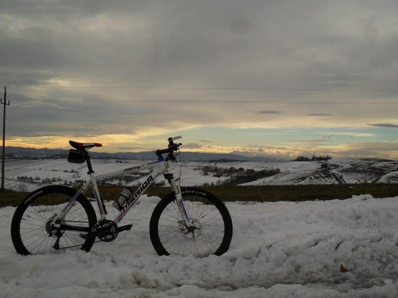 Ostatnie kilometry pod wiatr halny ale z genialnym widokiem na Tatry