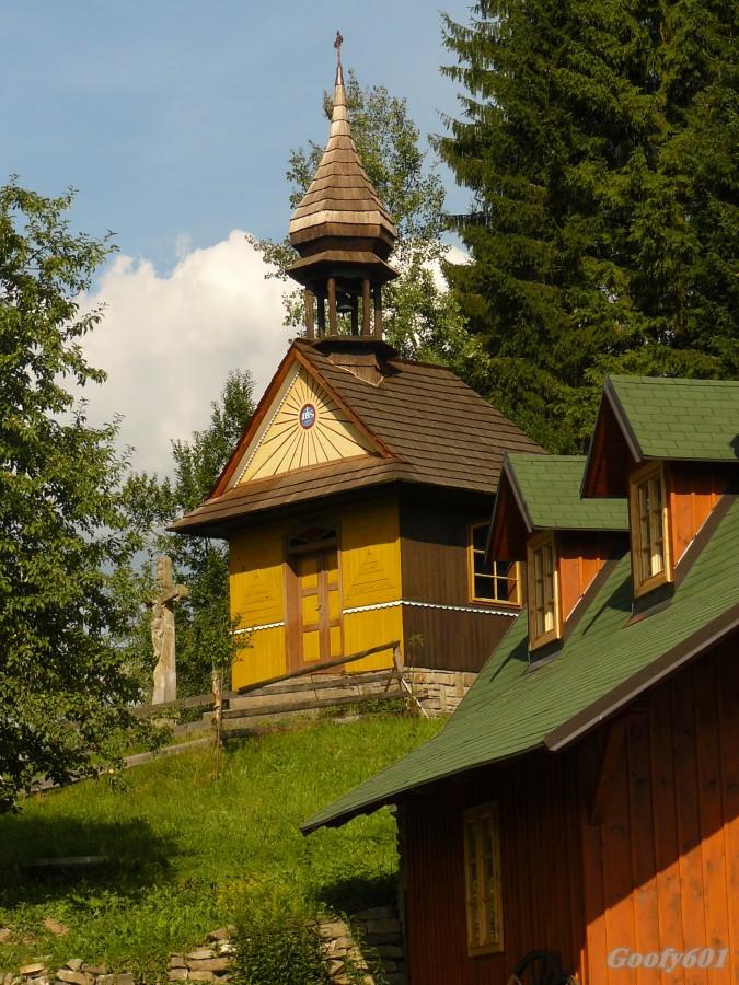 Drewniana kapliczka nad Vsetinską Becvą