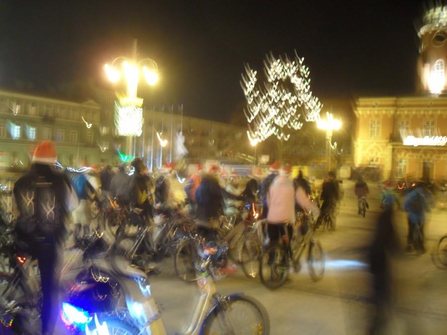82 masa krytyczna