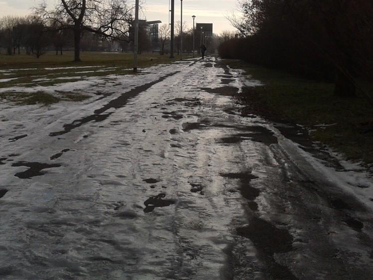 Lód na DDR nad Wisłą.
