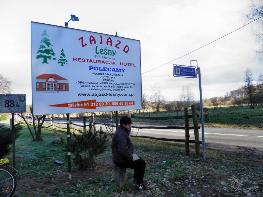 Baner Zajazdu spod Trzebieży a pod nim ... znajomy osobnik.