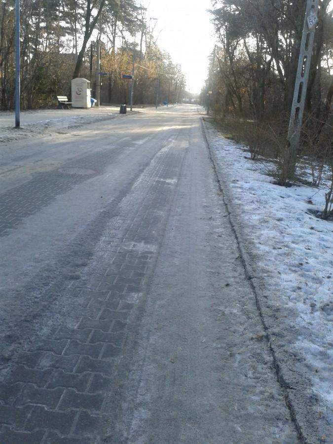 Ulica Westerplatte. Tu jeszcze leży śnieg.