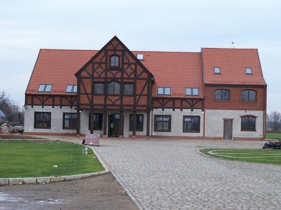WŁADYSŁAWOWO - NOWY DOM PODCIENIOWY