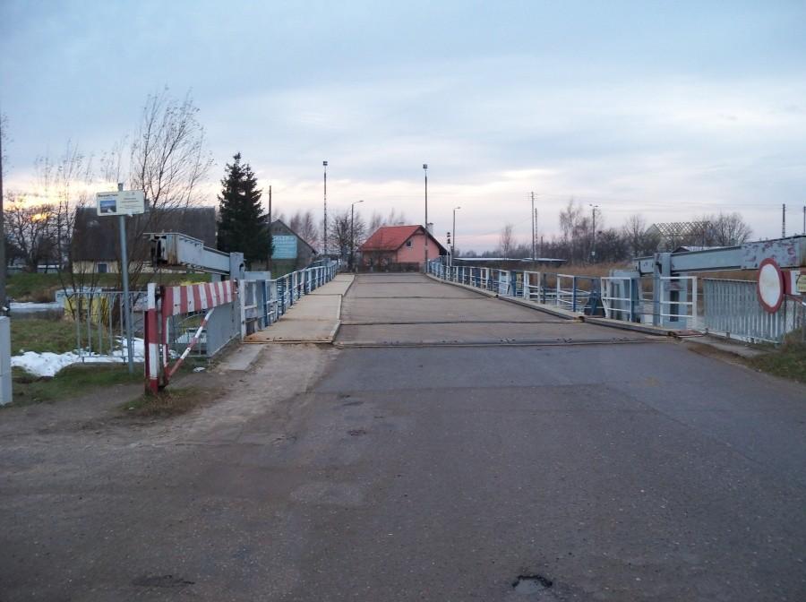 NOWAKOWO - WYREMONTOWANY MOST PONTONOWY