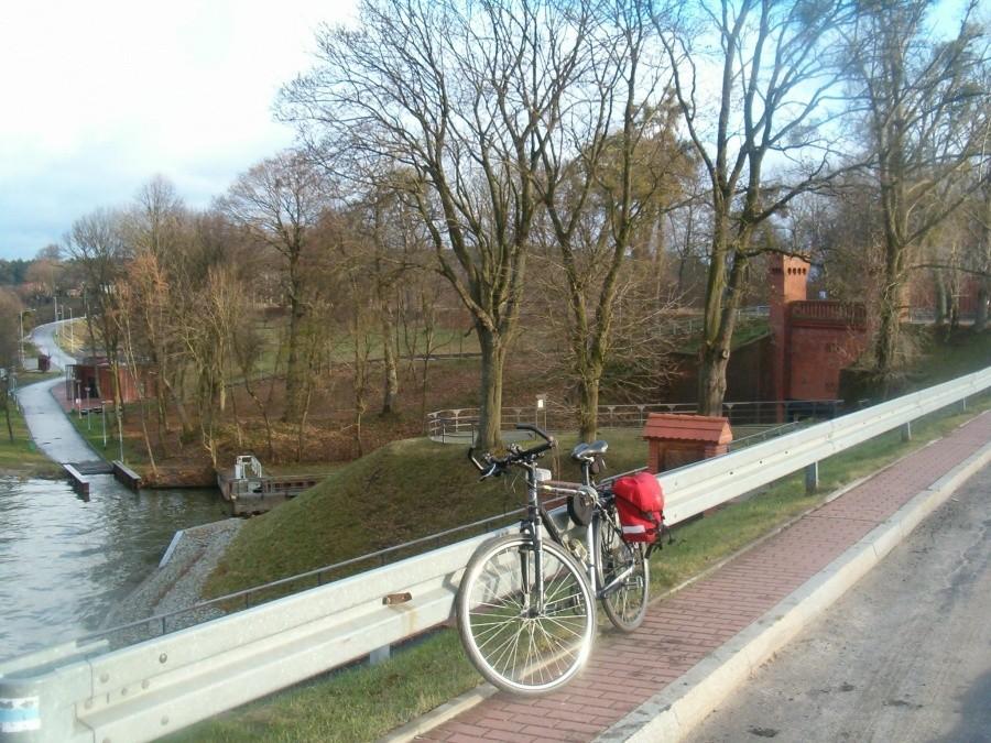 Widok na Historyczną Śluzę w Białej Górze - 05-01-2013.