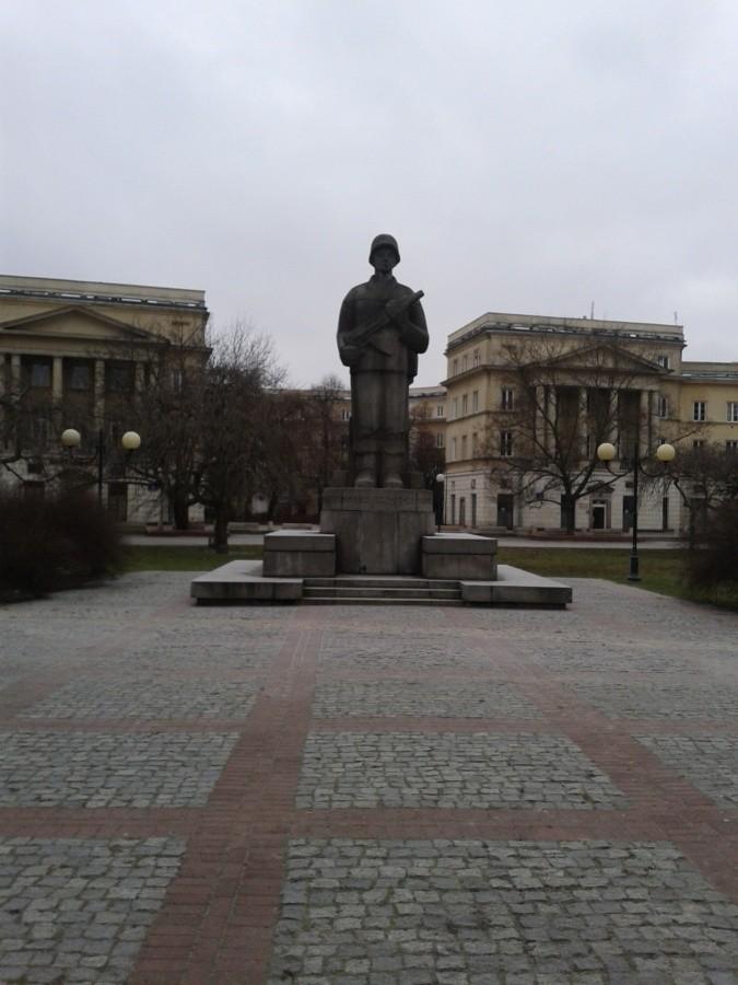 Pomnik Żołnierza Polskiego na skwerze