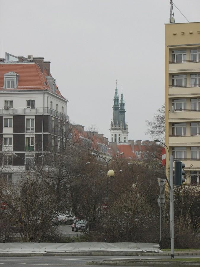 Wieże kościoła na Placu Zbawiciela