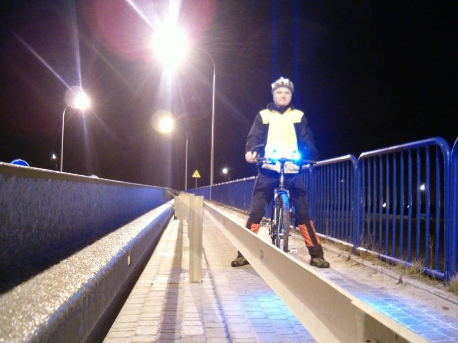 Trening wieczorny. 10-01-2013. Na wiadukcie nad autostradą A1 w Stanisławiu.