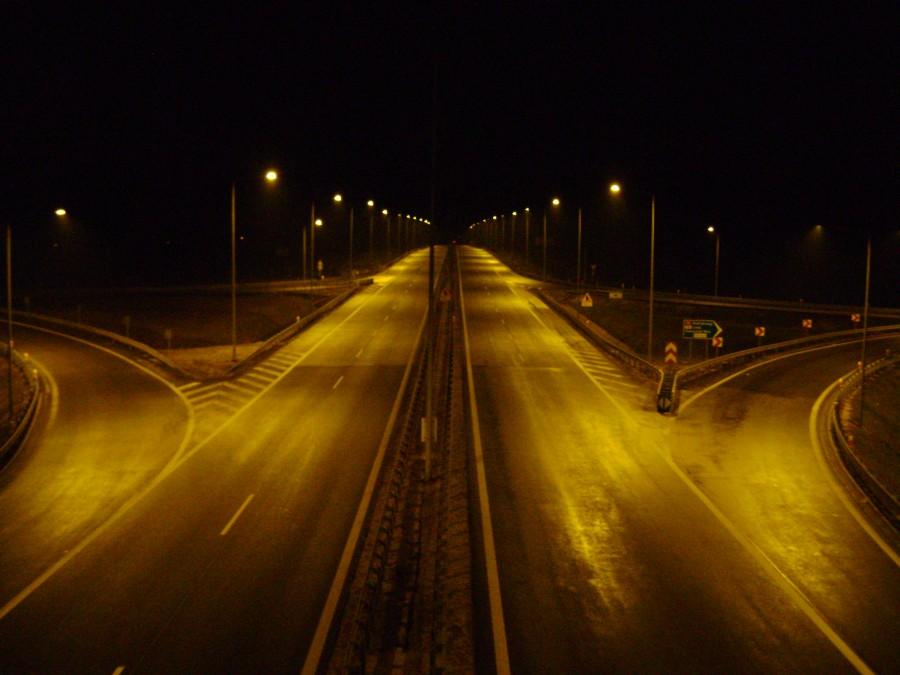 Węzeł Tomaszów Centrum na drodze S-8 w noc sylwestrową