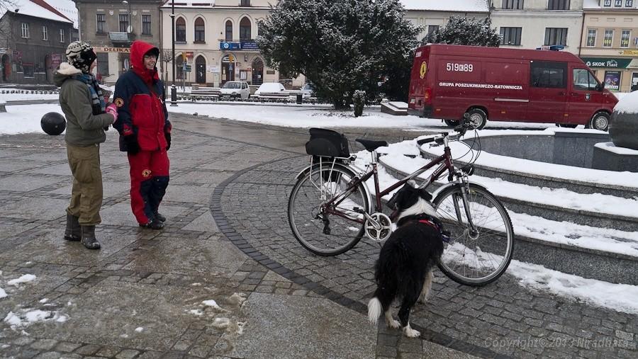 wolontariusz zainteresował się moim rowerem :-)