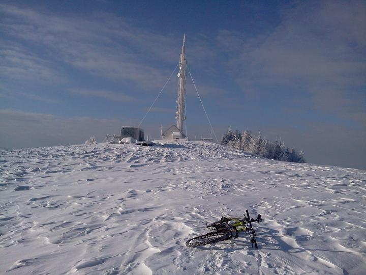 Ochodzita 895 m.