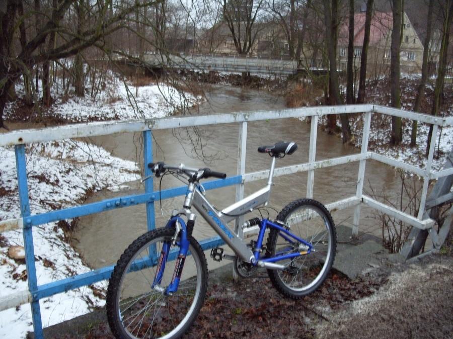 Wielisław i sprawdzanie poziomu wód podczas roztopów.