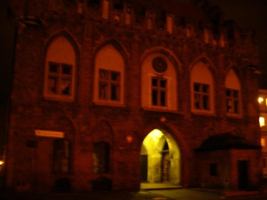 Ratusz Staromiejski w Malborku. Zdjęcie nocne obietku. 30-01-2013.