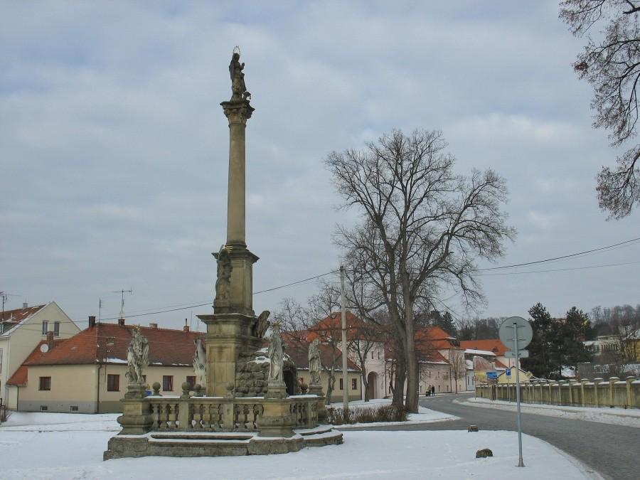 Kolumna Maryjna z grupą św. Rozalii
