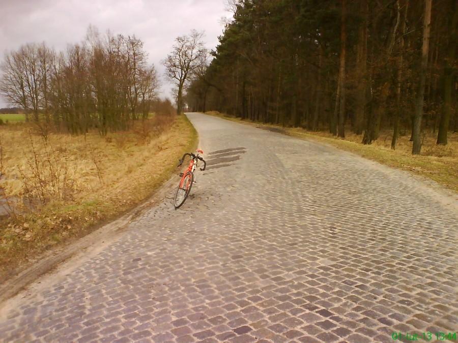 Zdjęcia nie oddają pochyleń, ale to jest najlepszy dowód..