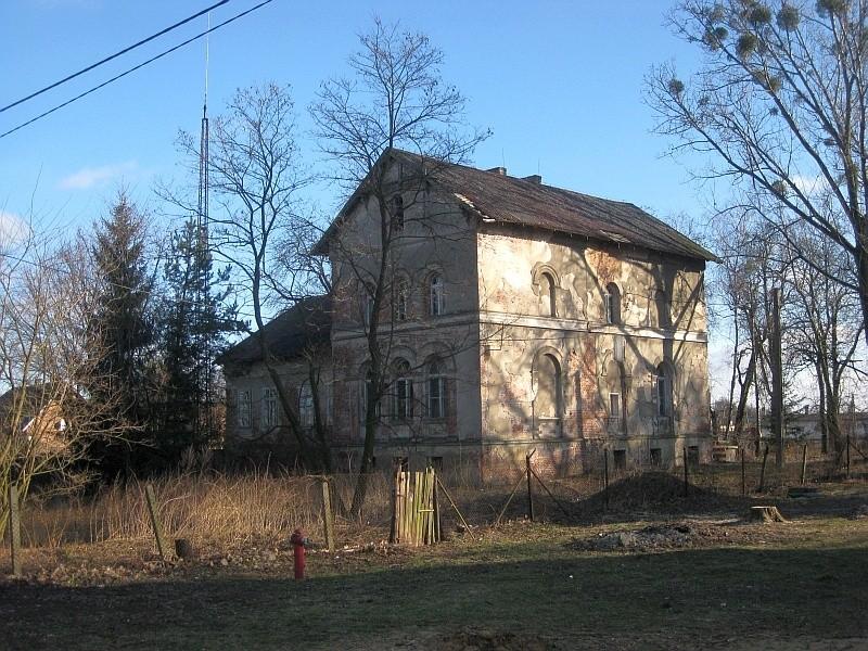 Dwór w Karłowicach