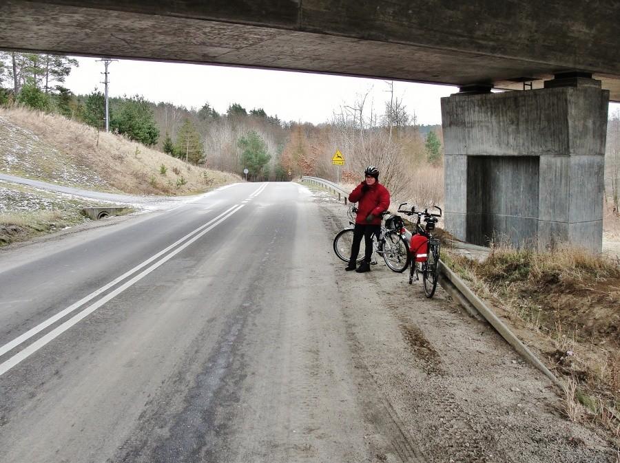 Na trasie wycieczki. Pod mostem autostrady A 1.