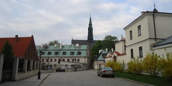 Sandomierz. Katedra Narodzenia NMP widziana z ulicy Długosza