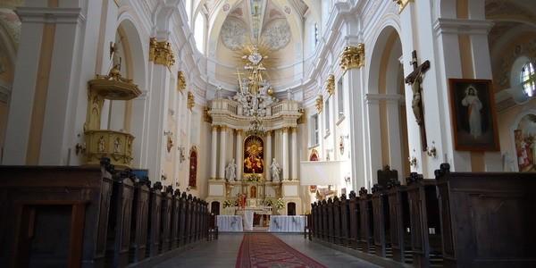 Wnętrze Bazyliki Mniejszej św. Piotra i św. Pawła w Leśnej Podlaskiej