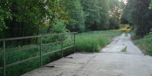 Mostek na rzece Rudka przy starej leśniczówce Rudka