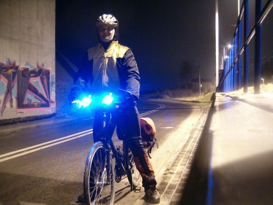 Trening wieczorny. Pod wiaduktem, na ulicy przy stacji PKP, Miłobądz Mały. 05-02-2013.