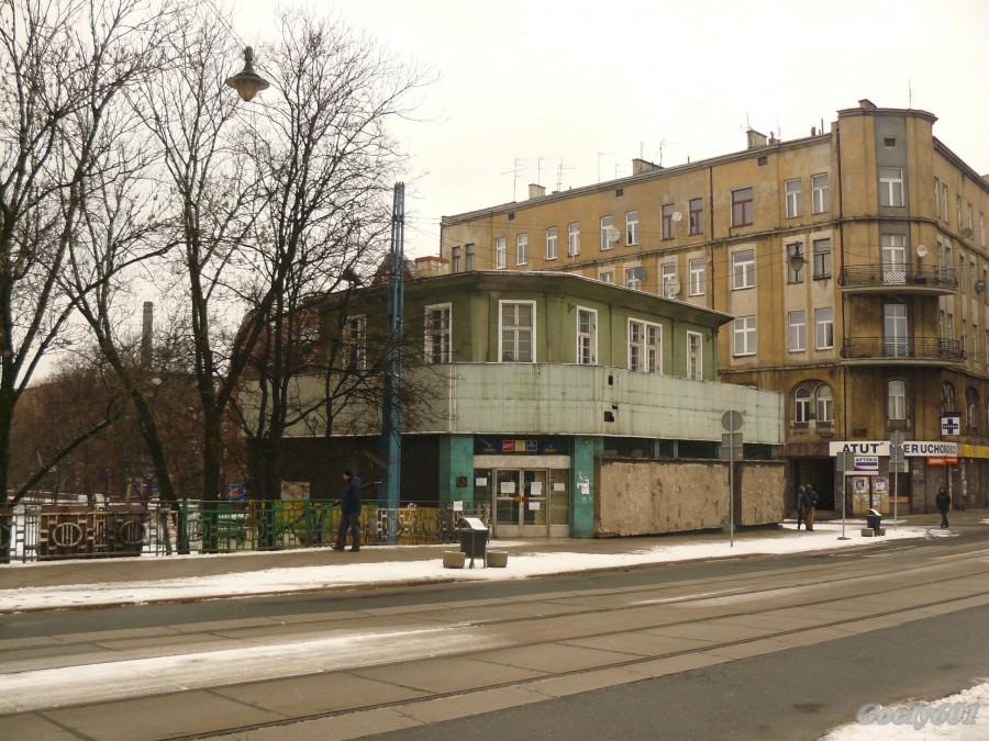 Okrąglak przygotowany do zburzenia