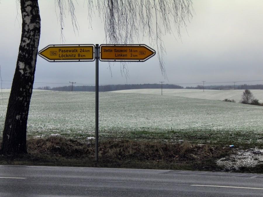 Tuż przed miejscowością Bismark - 3 km od granicy.