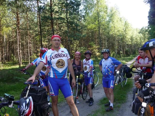 Chwilowy postój w lesie między Pleceminem a Tarnówką