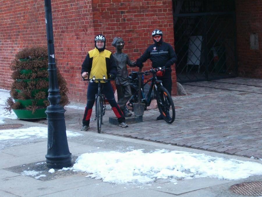09-02-2013.Wspólne zdjęcie, Darek i Artur przy "Piekarczyku" na Starówce Elbląskiej.