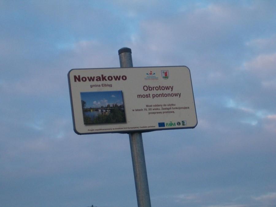 09-02-2013. Tablica informacyjna-Obrotowy Most Pontonowy w Nowakowie.
