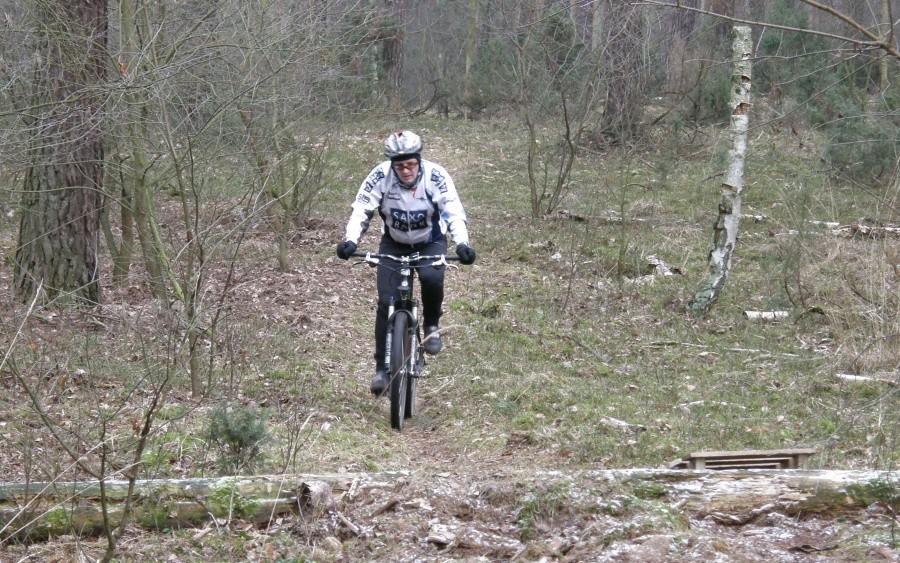 Maciej pokonuje cieżki podjazd i za chwilę rampę