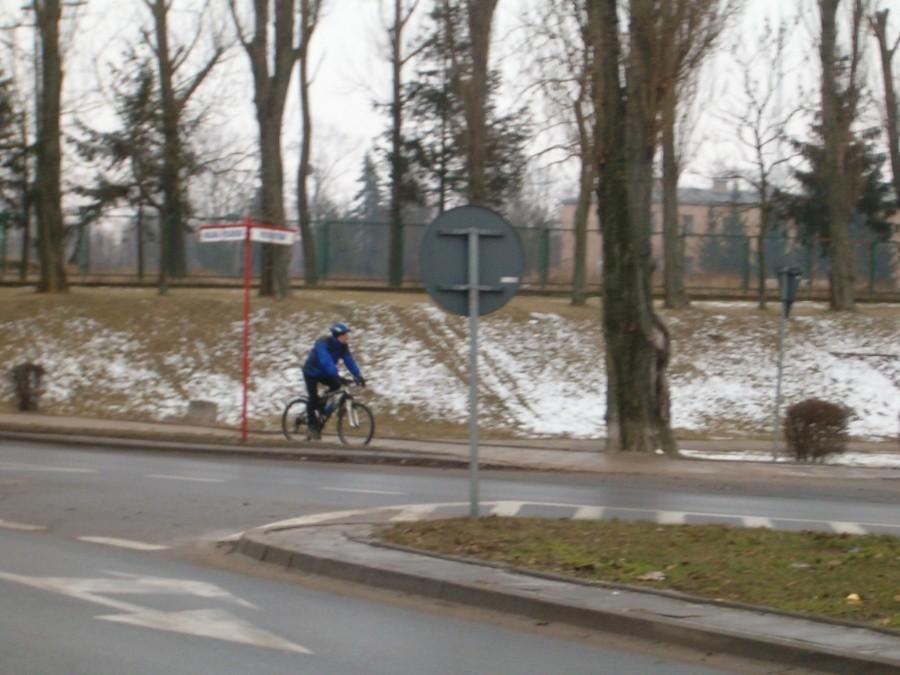 Sobotnie rowerowanie. Jarek na ul. Wojska Polskiego w Tczewie.16-02-2013.