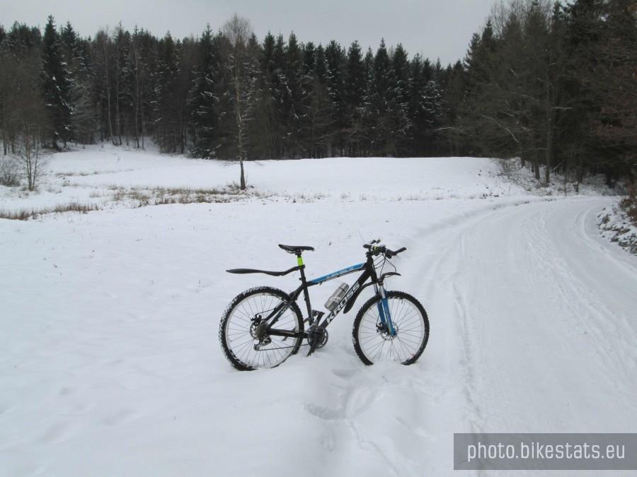 Jadąc w kierunku Sianowskiej Huty