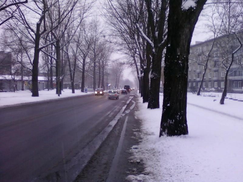 ul. Lutomierska - pas rowerowy