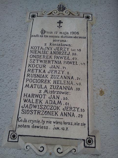 Koniaków tablica na kaplicy