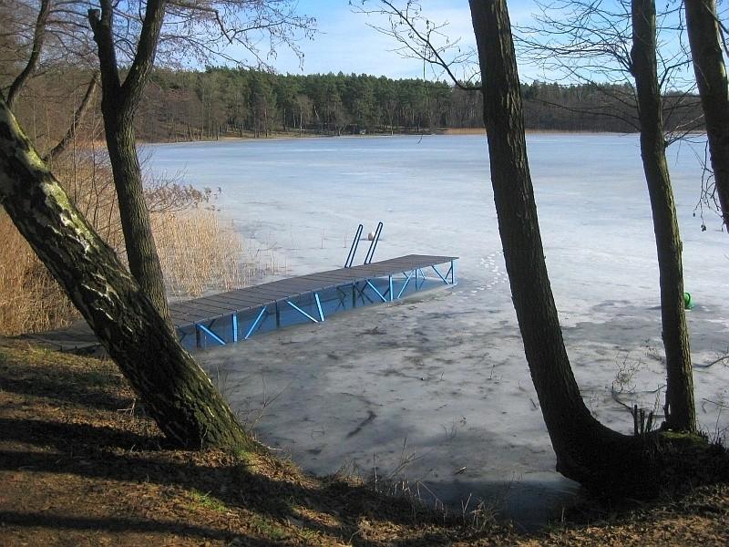 Jezioro Kołatkowskie - pomost w Stęszewku
