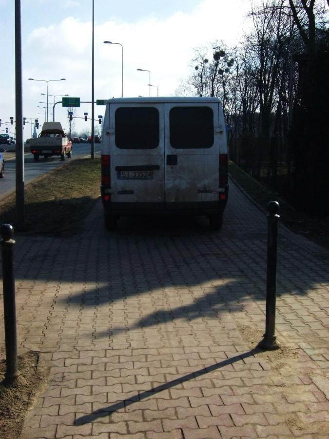 Mistrz parkowania :/